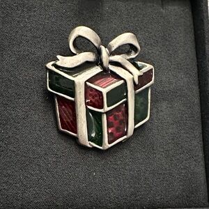 Christmas Present Box Jewelry Pin Brooch Holiday Enamel Metal Bow on Top
